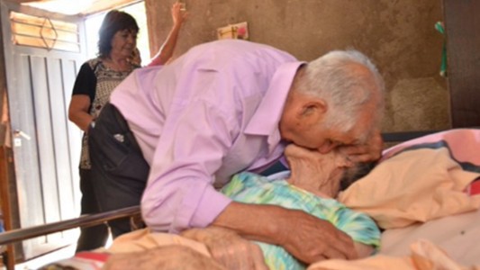 Se reencontró con su mamá después de 63 años gracias a las redes sociales