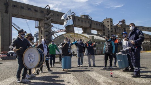 Anunciaron un paro de 24 horas en el Puerto de Buenos Aires
