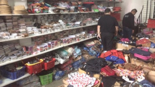 Fiscalía desmantela una lavandería que funcionaba como depósito de manteros de Once