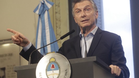 Modifican la Ley de Migraciones por decreto para acelerar expulsiones de delincuentes