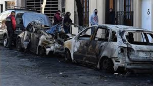 Fiscal pide el juicio de un "quemacoche" que incendió 6 motos y 8 autos