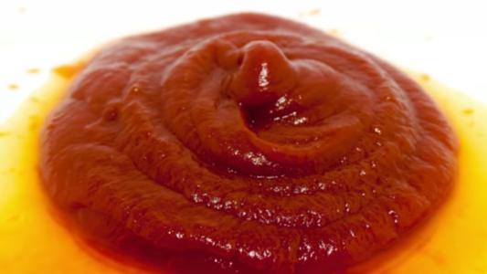 Video muestra qué pasa con el ketchup si se lo deja a temperatura ambiente tres semanas