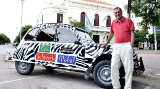 Escritor argentino unirá Ushuaia con Alaska en auto en defensa del medio ambiente