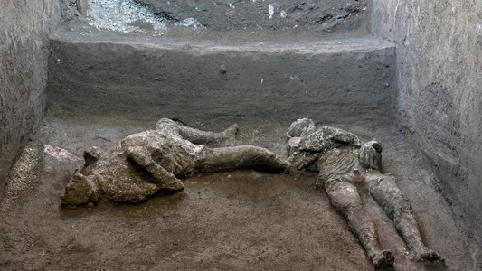 Sorprendente hallazgo en Italia: encuentran dos cuerpos intactos en las ruinas de Pompeya