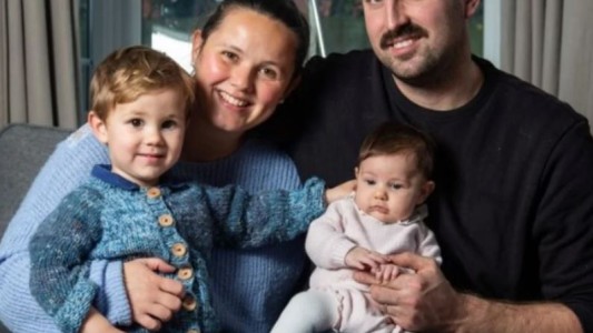 Dio a luz a gemelos: el varón nació en 2018 y la nena en 2020