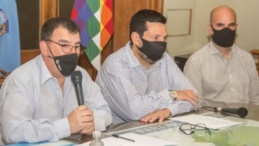 Azul decretó el toque de queda por las fiestas clandestinas