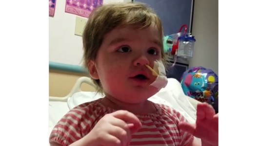 El inceíble video de Leah, la nena de 4 años que superó dos trasplantes y contagia a todos con su alegría