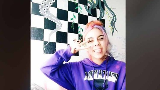 Una joven chilena comparte en Tik Tok cómo es su vida con síndrome de Tourette