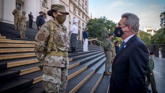 El Gobierno ratificó que las Fuerzas Armadas colaborarán en la campaña de vacunación contra el coronavirus