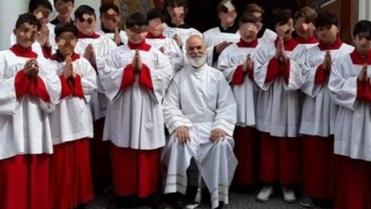 Piden la detención de un sacerdote acusado de abusar de una alumna de un colegio platense