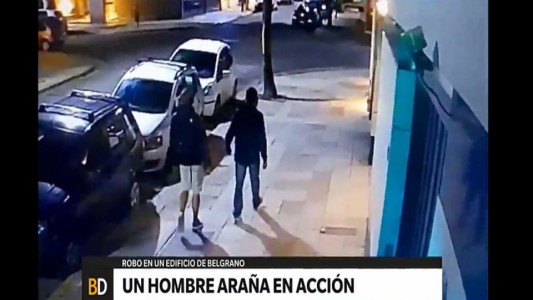 Video: robo de hombre araña en Belgrano