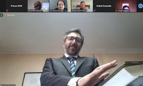 El abogado Carlos Escándar juró como el primer "defensor de víctimas"