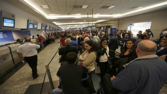 Aeroparque: vuelos paralizados por asamblea de pilotos