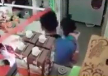 Una beba quedó en el medio de un asalto a una carnicería