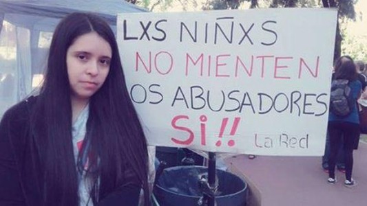 La historia de la chica que usó Facebook para contar los abusos sexuales que sufrió de su padre