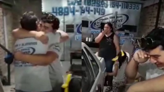 Video: el dueño de una vidriería que sorprendió a un empleado con el regalo de un auto