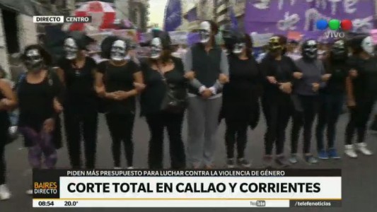 Mujeres cortaron Corrientes y Callao contra la violencia machista