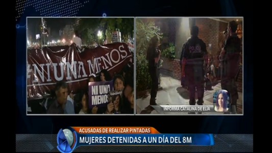 #NiUnaMenos : detuvieron a un grupo de chicas que realizaban un graffiti por el paro de mujeres