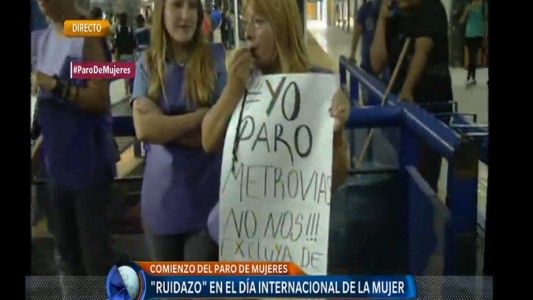 #ParoDeMujeres "Ruidazo" en el Dia Internacional de la Mujer