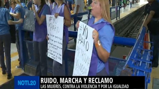 #ParoDeMujeres Ruido, marcha y reclamo