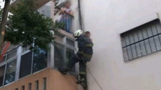 Incendio en Nueva Pompeya: Bomberos rescataron a 14 personas, entre ellas un bebé