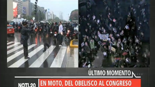 Motoqueros protestaron frente al Congreso