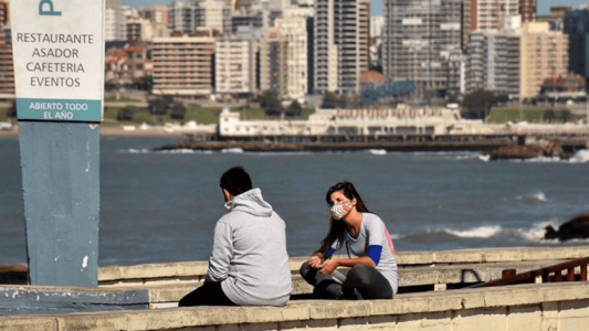 Daniel Gollán lanzó una advertencia sobre el aumento de casos en Mar del Plata: "Si los indicadores se disparan mucho, se vuelve para atrás"