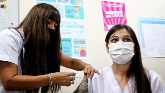 La primera persona en recibir la vacuna Sputnik en Argentina:  "Estoy contenta"