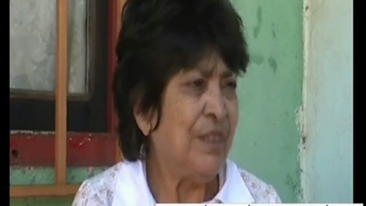 Una jubilada intentó llevarse comida de un supermercado sin pagar: llegó la policía y le pagó la cuenta