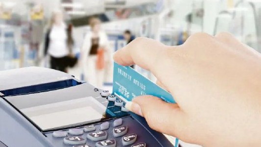 El reintegro del 15% para compras con tarjeta de débito se extiende hasta el 31 de marzo