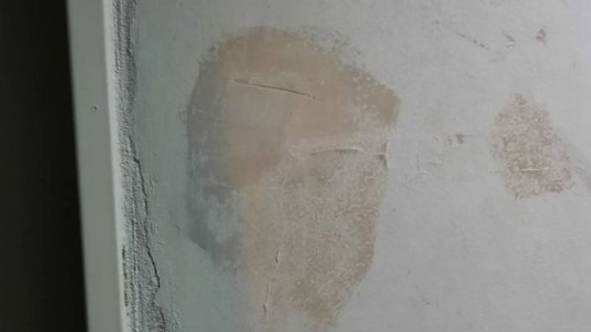 Foto viral: Maradona, en una mancha de humedad