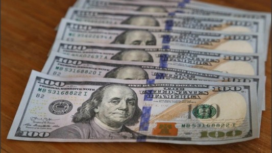 El dólar blue volvió a bajar y cerró la jornada en $160