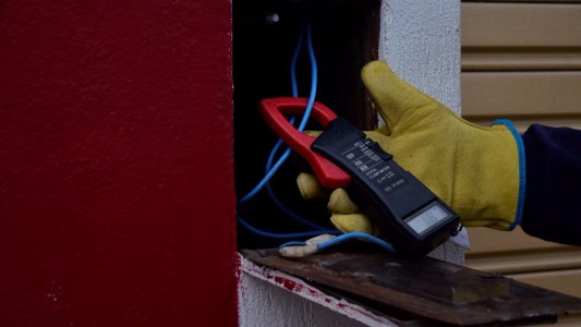 Servicio eléctrico: detectan adulteraciones de medidor en 1 de cada 10 suministros en La Plata