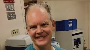 Investigan la muerte de un médico que recibió la vacuna contra el coronavirus