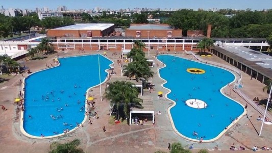 Este fin de semana comienzan a funcionar 11 piletas en los polideportivos porteños