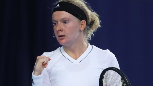 "Los médicos me dijeron que no podría jugar": la tenista que nació con cuatro dedos en cada mano