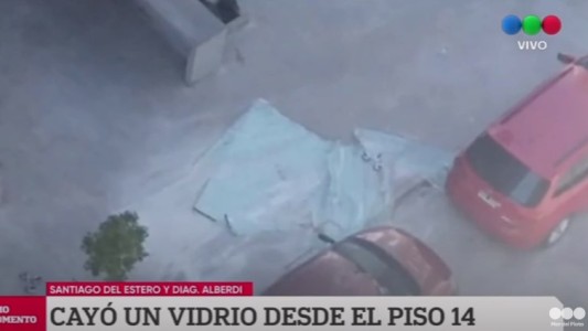 Video: se cayó un vidrio de un piso 14 en Mar del Plata