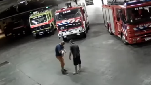 Bombero héroe en 25 de Mayo: Salvó a un bebé que no podía respirar