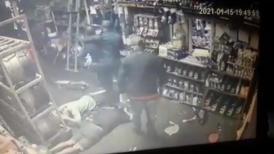 Video: así asesinaron al dueño de una gomería en González Catán