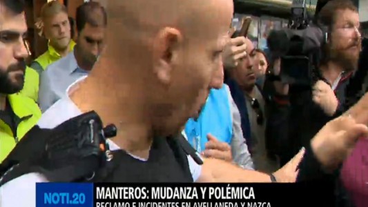 Manteros: mudanza y polémica