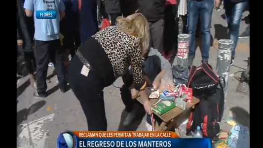 Los manteros volvieron a la calle