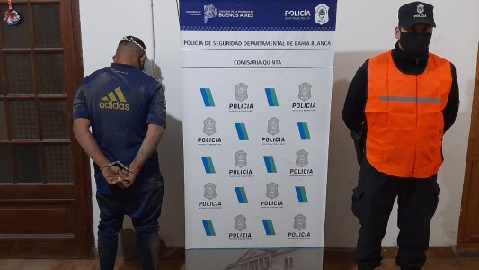 Hirió a una oficial de policía cuando estaba por hacerle el cacheo preventivo y quedó detenido