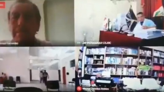 Video escándalo: un abogado olvidó apagar la cámara y tuvo sexo en plena audiencia virtual