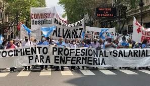 Enfermeros marchan hoy por salarios y reconocimiento profesional