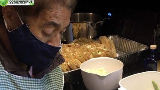 Tiene 73 años, sobrevivió al covid e hizo 800 tamales para agradecer a los médicos