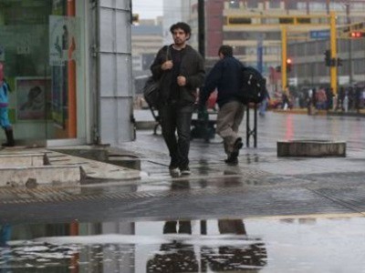 Lunes con lluvias y descenso de temperatura hacia la noche