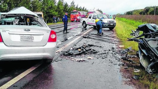 Cinco muertos, entre ellos tres hermanitos, en un terrible choque en Entre Ríos