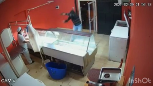 Violento asalto a una carnicería