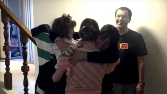 Una nena trasplantada de médula ósea viajó a Estados Unidos para agradecerle a su donante