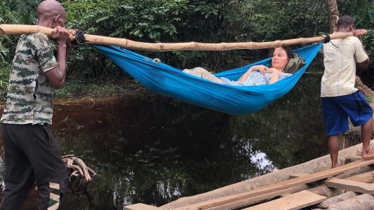 Imágenes del rescate de la actriz de Ashley Judd tras quebrarse en una selva africana
